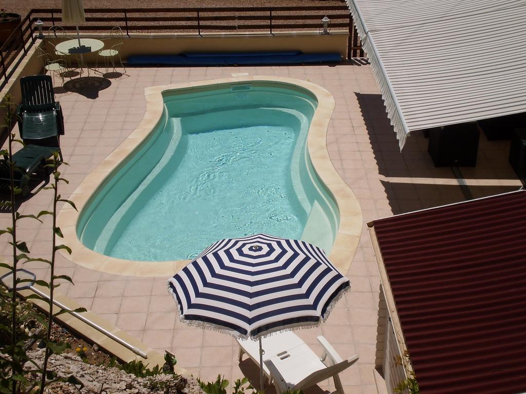 Gite Les Roziers Montmurat Номер фото