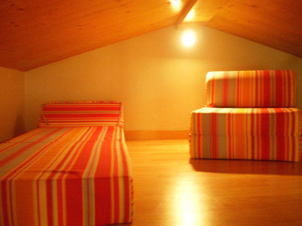 Gite Les Roziers Montmurat Номер фото