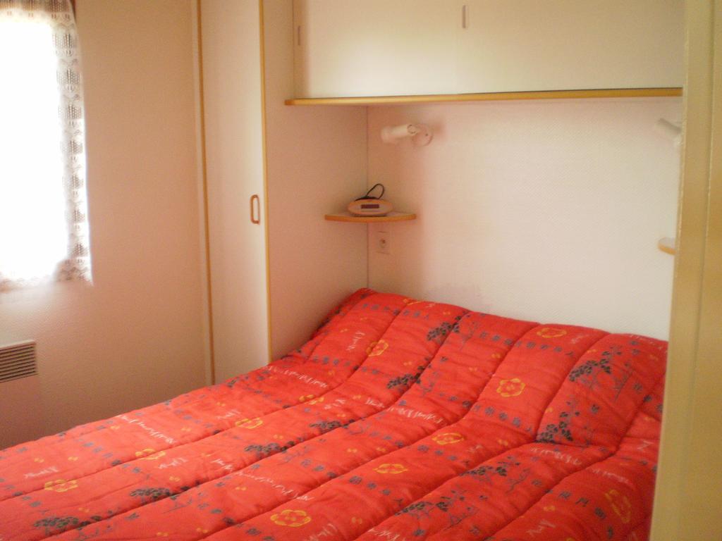 Gite Les Roziers Montmurat Номер фото