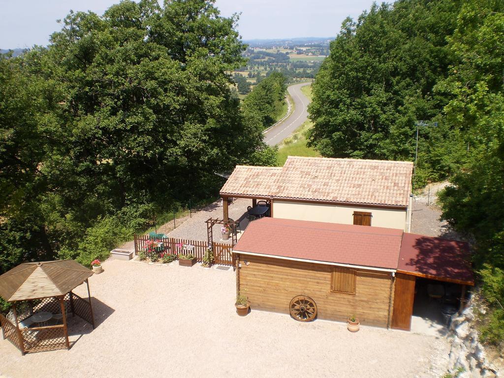 Gite Les Roziers Montmurat Номер фото